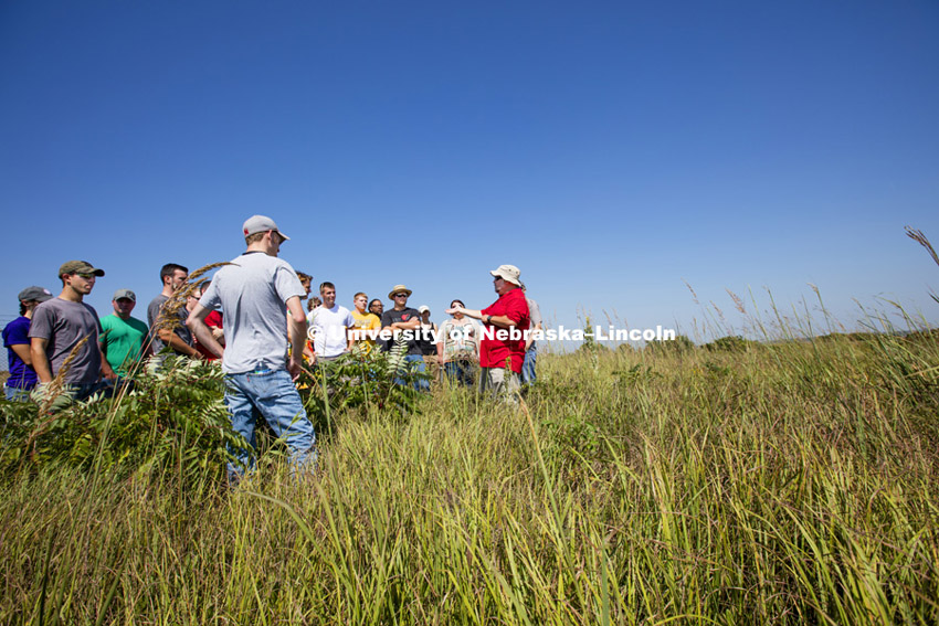 Students study Nine Mile Prairie northwest of Lincoln as part of Dave Wedin's NRES 222 Ecology Laboratory class. September 2, 2015. Photo by Craig Chandler / University Communications