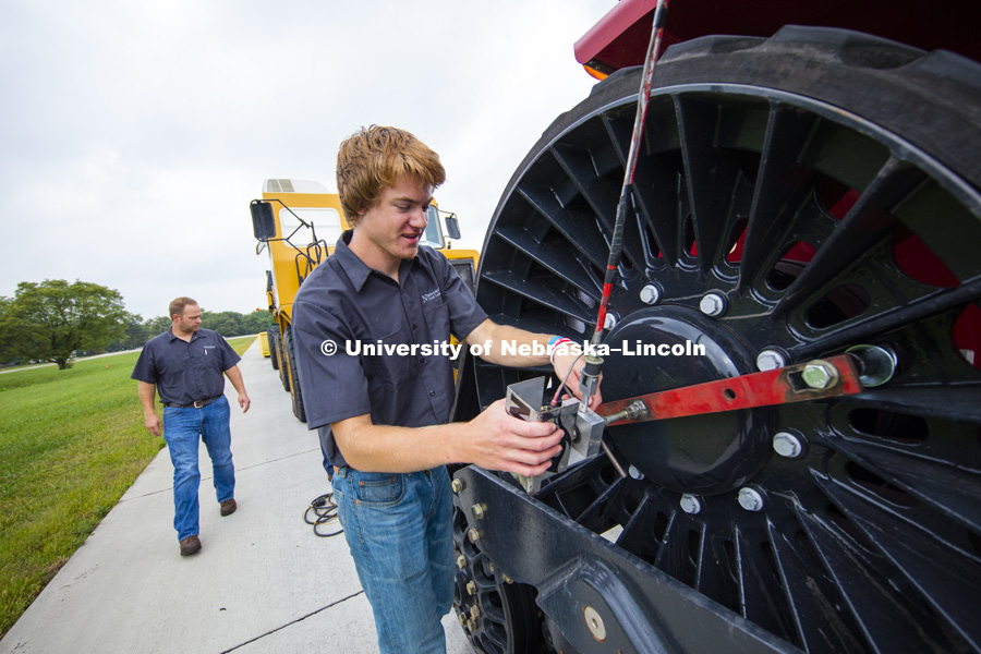 Nebraska Tractor Test Lab runs a Case IH quadtrak through its paces Thursday on the oval track. September 15, 2016. Photo by Craig Chandler / University Communication Photography.