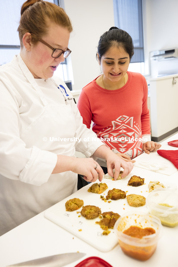 Devin Rose teaches FDST 460 - Food Product Development Concepts I at Food Innovation Campus. Students work in teams to develop their own food idea. February 24, 2017. Photo by Craig Chandler / University Communication.