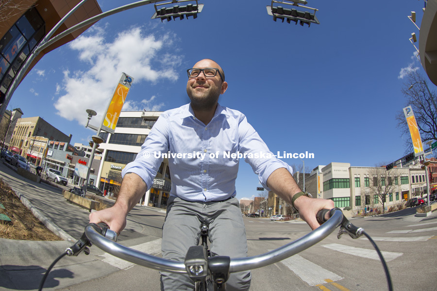 New research co-authored by transportation expert, Daniel Piatkowski at the University of Nebraska-Lincoln suggests that bicyclists' behavior, like that of motorists, often is governed by unspoken rules of the road. Daniel is an Assistant Professor of