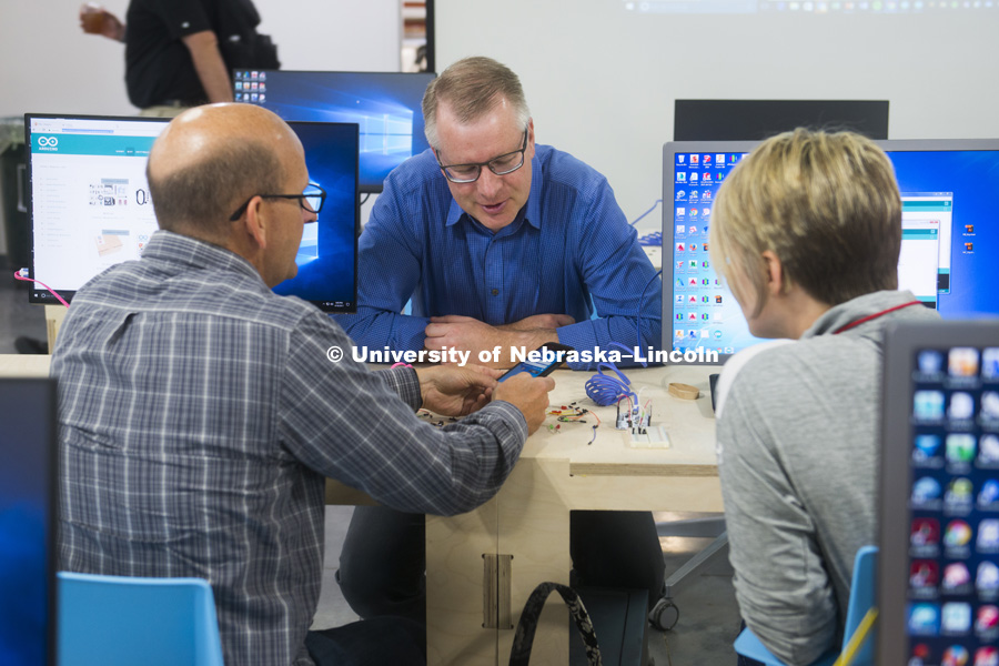 A workshop at the Makerspace on Nebraska Innovation Campus was helld in the Nebraska Innovation Studio on April 17, 2017. Photo by Greg Nathan, University Communication Photography.