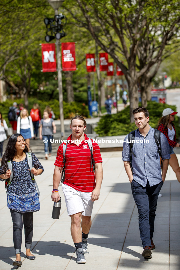 Students crossing campus. College of Business photo shoot. April 24, 2017. Photo by Craig Chandler / University Communication.