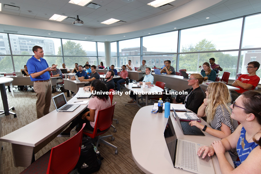First-day students in the newly opened Howard L. Hawks Hall have a room with a view. College of Business. GRBA 808, Introduction to Business Strategy. August 21, 2017. Photo by Photo by Craig Chandler/University Communication.