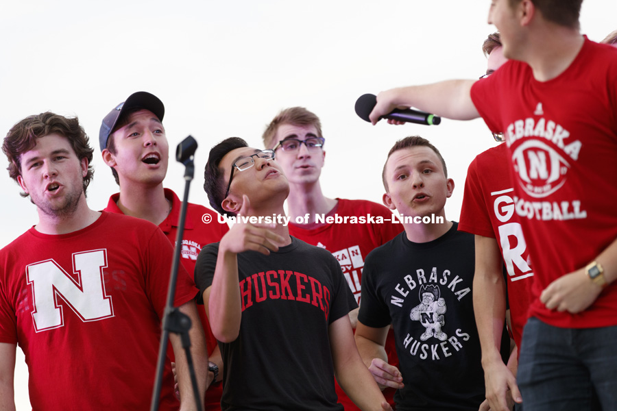 The Bathtub Dogs, Nebraska's a cappella group, performs to begin the pep rally and court jester competition. September 22, 2017. Photo by Craig Chandler / University Communication.