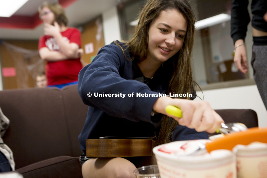 Ice cream party for class registration work session for Learning Community students in Abel Hall. October 24, 2017. Photo by Alyssa Mae for University Communication.