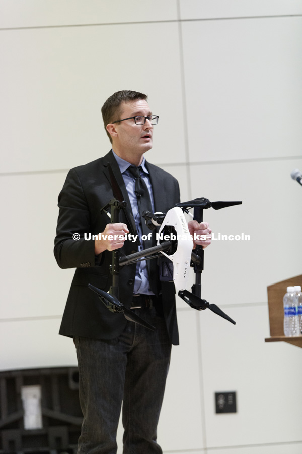 Journalism professor Matt Waite delivers Nebraska Lecture about drone usage and legislation. The lecture is part of Office of Research's fall Research Fair. November 8, 2017. Photo by Craig Chandler / University Communication.
