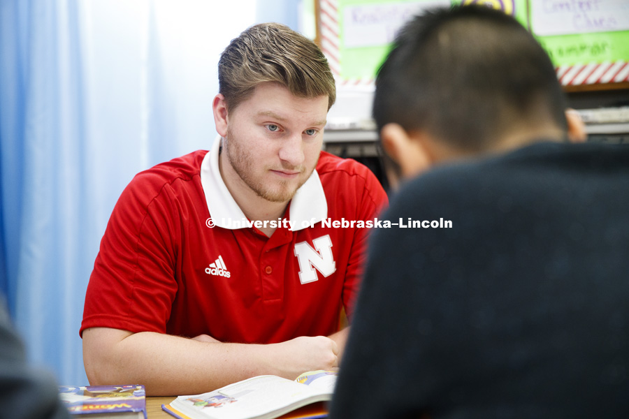 Brenden Trout student teaches fifth grade at Elliott Elementary in Lincoln.  February 20, 2018. Photo by Craig Chandler / University Communication.