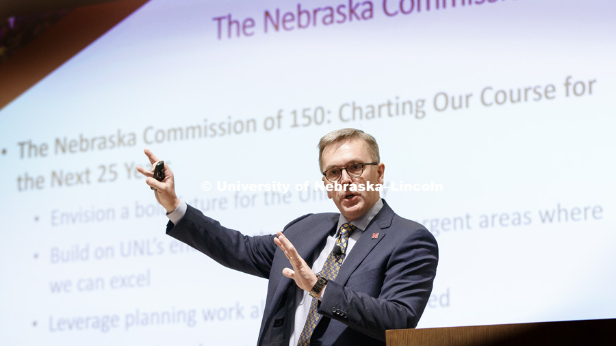 Chancellor Ronnie Green holds a Town Hall meeting in the Nebraska Union. March 5, 2018. Photo by Craig Chandler / University Communication.
