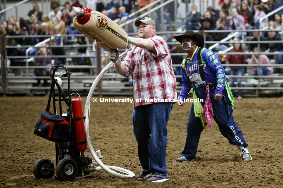 Hot dogs leave the Der Viener Schlinger and head into the rodeo crowd. 60th anniversary of the University of Nebraska-Lincoln Rodeo Club. April 20, 2018. Photo by Craig Chandler / University Communication.