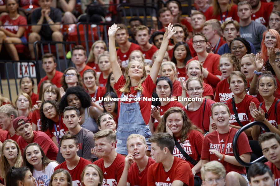 A student waves hoping to attract a t-shirt shot into the air at the new student convocation at Bob Devaney Sports Center. August 17, 2018. Photo by Craig Chandler / University Communication.