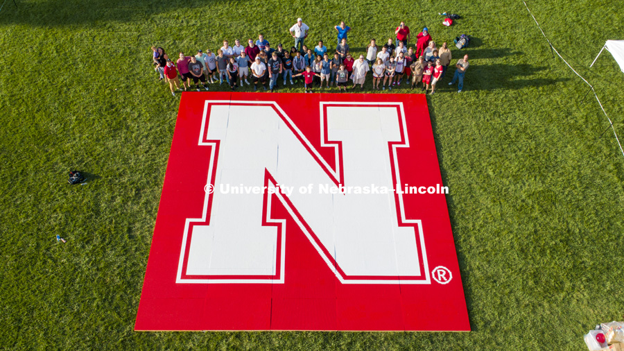 Husker Flag made of mega blocks being assembled on green space by Nebraska Union. August 31, 2018.  Photo by Craig Chandler / University Communication.