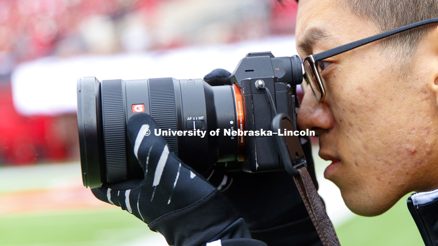 Arthur Nguyen takes photos at the Nebraska vs. Purdue football in Memorial Stadium. September 29, 2018. Photo by Craig Chandler / University Communication.