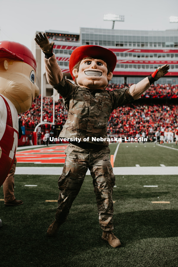 Herbie Husker in army uniform for Veterans tribute day. Nebraska vs. Illinois football in Memorial Stadium. November 10, 2018. Photo by Justin Mohling / University Communication.