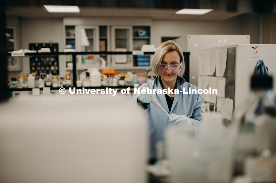 Graduate student working in a lab. April 23, 2019. Photo by Justin Mohling / University Communication.