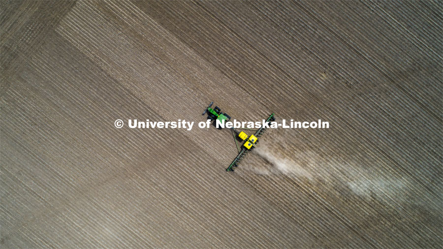 John Workentine plants soybeans on his ground east of Sutton, NE. April 23, 2019. Photo by Craig Chandler / University Communication.
