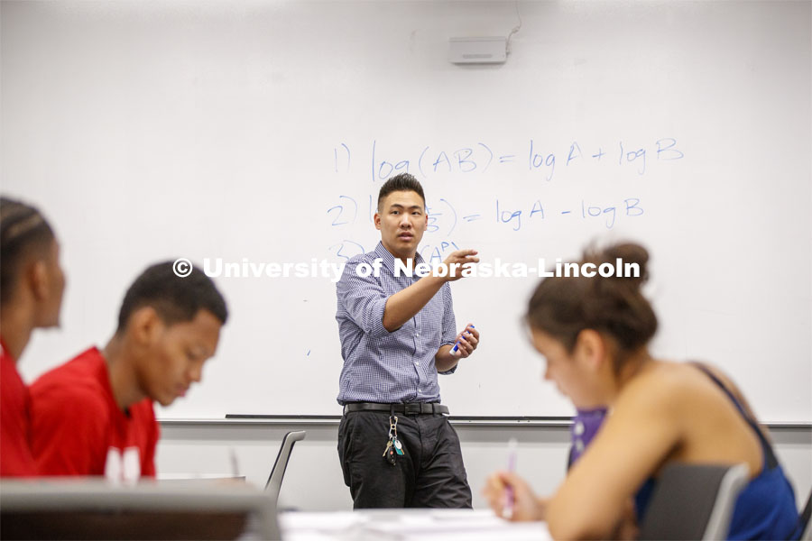 Calculus 106 recitation taught by Justin Nguyen in Louise Pound Hall 105. August 29, 2019. Photo by Craig Chandler / University Communication.
