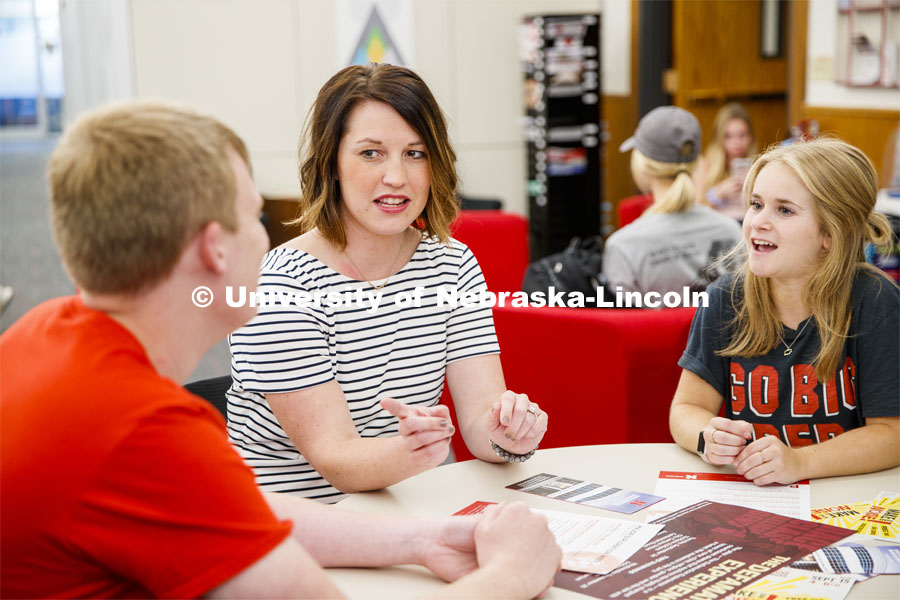 Academic Advisor, Lindsay Kretchman, works with students to help them find the right major. Explore Center photo shoot. September 10, 2019. Photo by Craig Chandler / University Communication.
