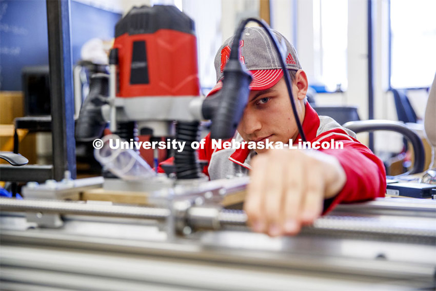 Engineering photoshoot in Mechanical and Materials Engineering in Nebraska Hall. November 22, 2019. Photo by Craig Chandler / University Communication.