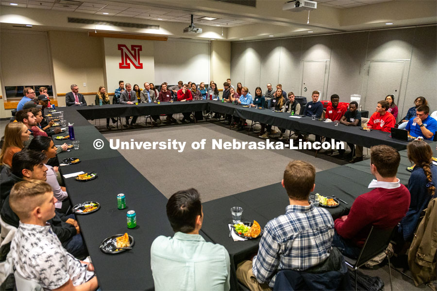 Student leaders talk with Ted Carter during the Jan. 16 pizza dinner in the Nebraska Union as part of his UNL tour. January 16, 2020. Photo by Justin Mohling / University Communication.