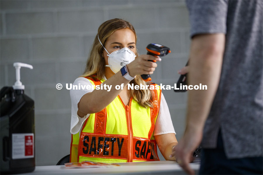 Photo shoot of UNL On-Campus COVID Testing Site. Testing is available at the University Health Center and at a testing site behind the University of Nebraska–Lincoln Police Station, in the 17th and R parking garage. August 6, 2020. Photo by Craig Chandler / University Communication.