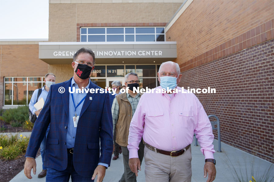 Andy Benson, Director of the Nebraska Food for Health Center, discusses the medical benefits of food to United States Secretary of Agriculture Sonny Perdue during a tour of the Nebraska Innovation Center. September 4, 2020. Photo by Craig Chandler / University Communication.