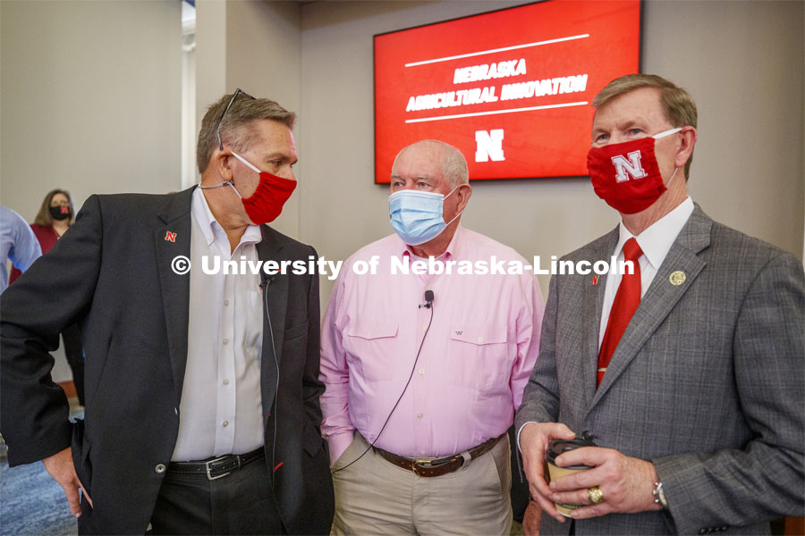 UNL Chancellor Ronnie Green talks with United States Secretary of Agriculture Sonny Perdue and NU President Ted Carter before the start of the Nebraska Agricultural Innovation Panel at Nebraska Innovation Campus.  September 4, 2020. Photo by Craig Chandler / University Communication.