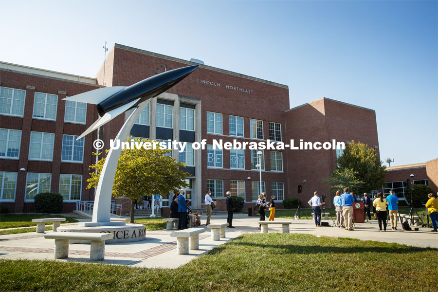 Lincoln Public Schools and the College of Agricultural Sciences and Natural Resources at the University of Nebraska-Lincoln will jointly announce a new program at Lincoln Northeast High School. The LPS-UNL Early College and Career STEM Program at Northeast High School will prepare students in the areas of food, energy, water and societal systems, which are collectively known as FEWS2. Pathways are designed for students who wish to pursue a two- or four-year college degree, as well as for students who plan to enter the workforce after graduating from high school. September 22, 2020. Photo by Craig Chandler / University Communication.