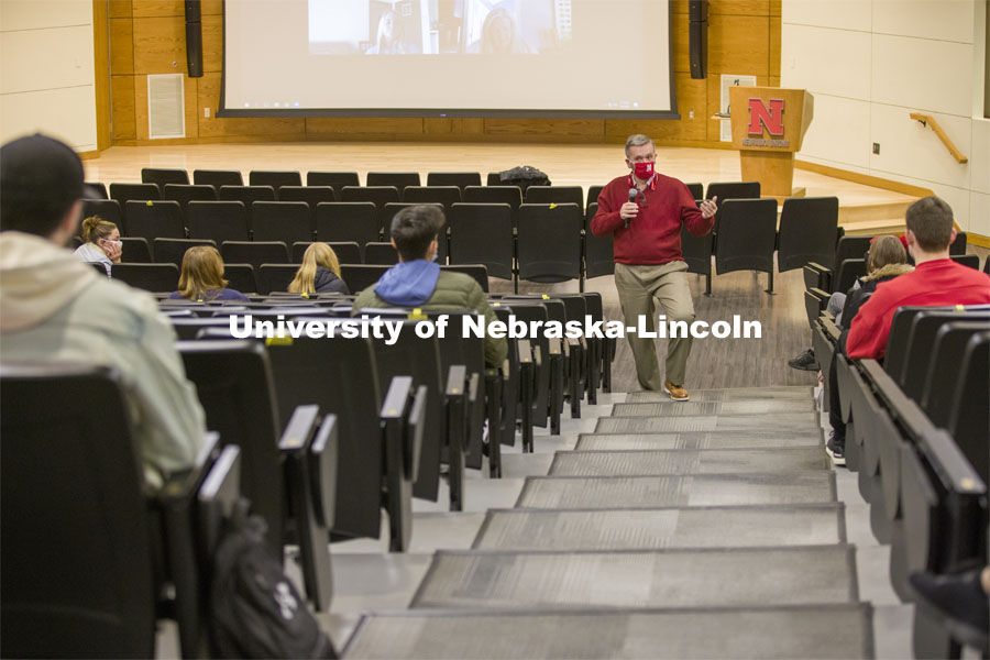 Chancellor Ronnie Green talks with the Chancellor’s Leadership class Thursday in the Nebraska Union. February 4, 2021. Photo by Craig Chandler / University Communication.
