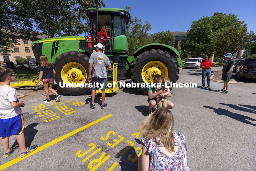 One of the tractors used to help test new tractor at the University of Nebraska Tractor Test Laboratory (NTTL) was the center of attention. The East Campus Discovery Days and Farmer’s Market at UNL is a fun, family-friendly event for all ages. It’s more than a farmer’s market. It’s more than a science day. Come for the hands-on, science-focused fun. Stay to enjoy live music and food trucks. Shop at our farmer’s market and vendor fair. June 12, 2021. Photo by Craig Chandler / University Communication.