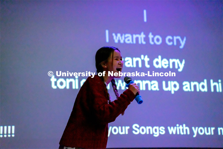 Sing the Night Away karaoke night contest sponsored by Campus Nightlife. November 12, 2021. Photo by Jonah Tran / University Communication.