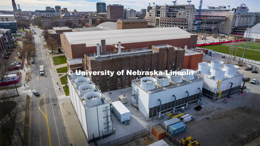 Cooling towers and the City Campus power plant. UNL Utility Plants. November 29, 2021. Photo by Craig Chandler / University Communication.