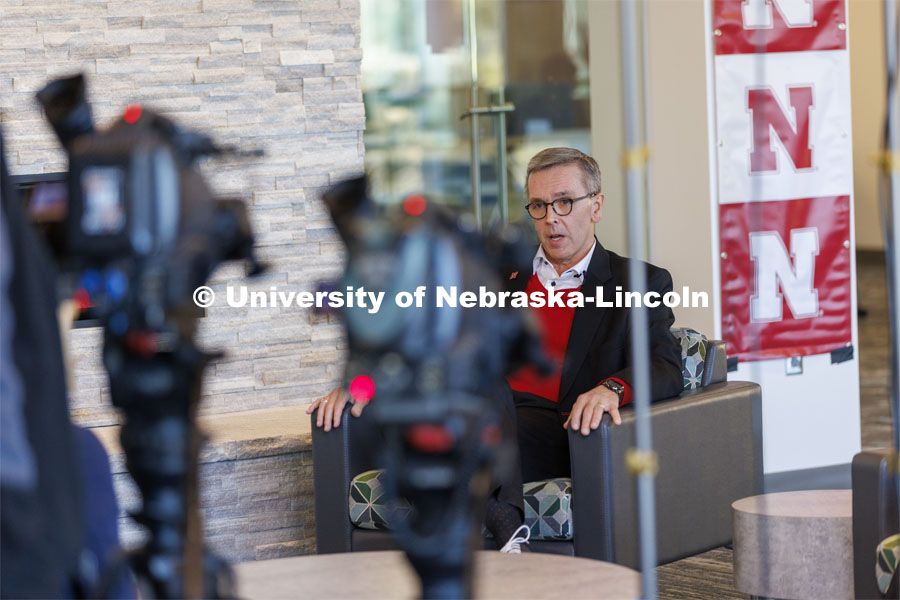 Chancellor Ronnie Green talks with Executive Vice Chancellor Katherine Ankerson and the co-chairs of the N2025 group. The group met for a video session at the Dinsdale Family Learning Commons. February 2, 2022. Photo by Craig Chandler / University Communication.