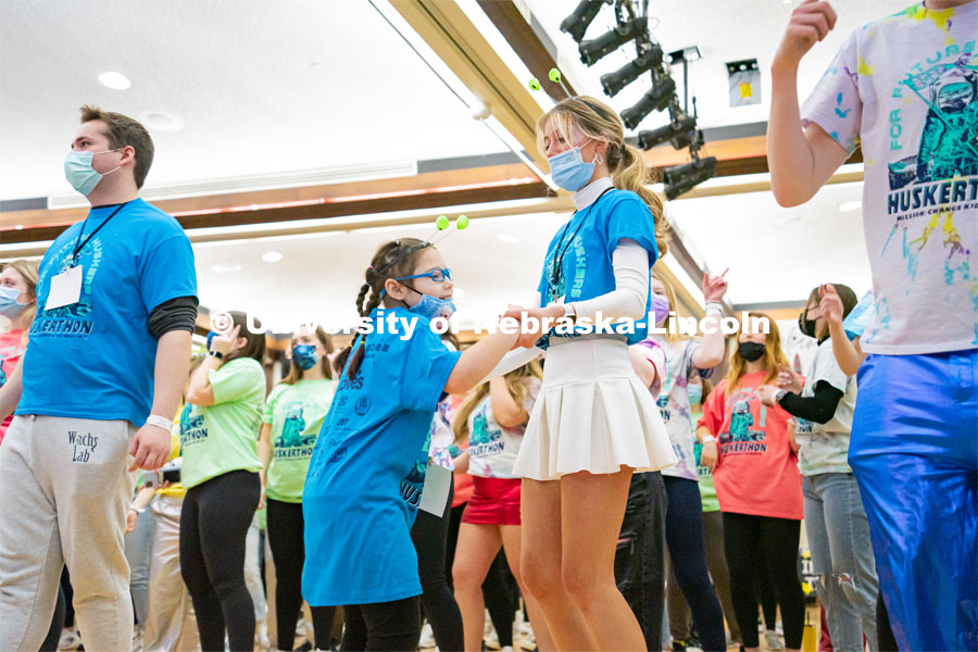 University of Nebraska–Lincoln students exceeded their goal, raising over $230,000 during the annual HuskerThon on Feb. 26. Also known as Dance Marathon, the event is part of a nationwide fundraiser supporting Children’s Miracle Network Hospitals. The annual event, which launched in 2006, is the largest student philanthropic event on campus. The mission of the event encourages participants to, “dance for those who can’t.” All funds collected by the Huskers benefit the Children’s Hospital and Medical Center in Omaha. February 26, 2022. Photo by Jonah Tran / University Communication.