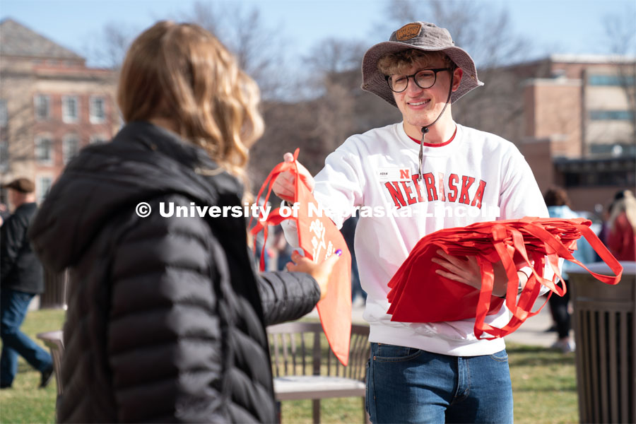 Students check in at the Van Brunt Visitor’s Center and pick up free swag. Admitted Student Day is UNL’s in-person, on-campus event for all admitted students. March 26, 2022. Photo by Jordan Opp for University Communication.