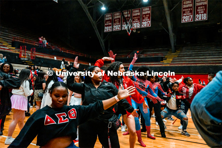 Delta Sigma Theta Sorority. Multicultural Greeks and NPHC Greeks in a competition against each other with a mixture of dancing/stepping/strolling moves. Stroll Off competition in the Coliseum. April 2, 2022. Photo by Jonah Tran/ University Communication.