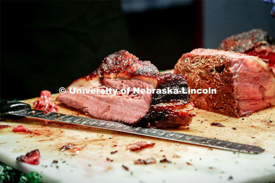 A seemingly never-ending cavalcade of Nebraska beef — all locally grown in Ashland, just 30 minutes from campus — was what was for dinner April 14 at the University of Nebraska–Lincoln’s Cather Dining Center. And the moving menu drew in herds of students, each hoping to graze on some of the best beef the Cornhusker State has to offer. April 14, 2022. Photo by Jonah Tran / University Communication.