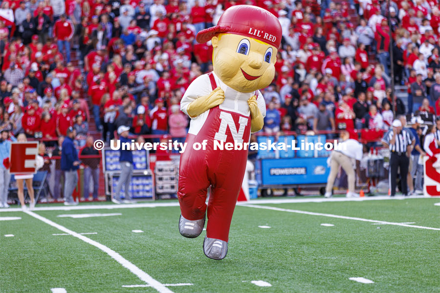 Lil’ Red dances on the field. Nebraska vs. Georgia Southern football in Memorial Stadium. September 10, 2022. Photo by Craig Chandler / University Communication.