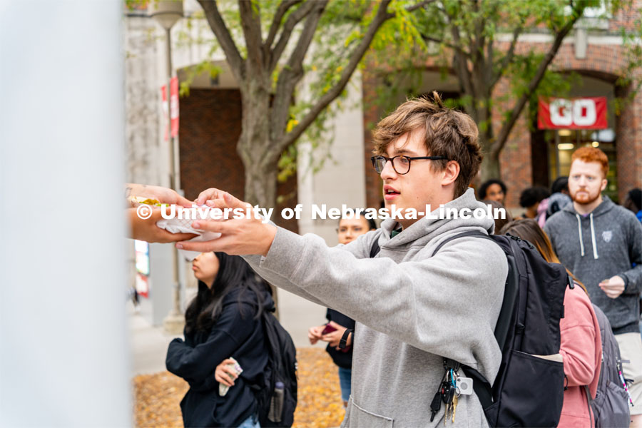 Fiesta on the green at the Nebraska Union Plaza. Fiesta on the Green is an annual Latino culture and heritage festival. September 22, 2022. Photo by Jonah Tran / University Communication.