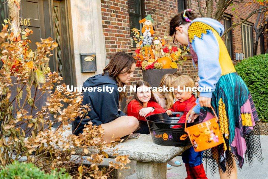The university hosted a public Trick-or-Treat event in the Nebraska Union and at the chapter houses on Greek row. Greek Street Trick or Treat. October 28, 2022. Photo by Jonah Tran / University Communication.