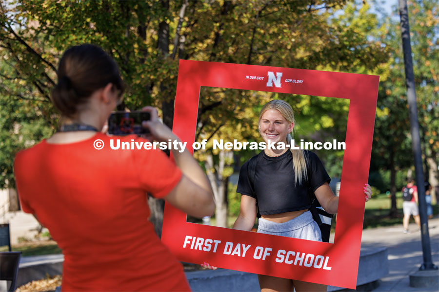Ruby Northfield, a freshman from Northfield, Minnesota, has her photo taken on her first day at UNL. First day of classes for fall semester. August 21, 2023. Photo by Craig Chandler / University Communication.