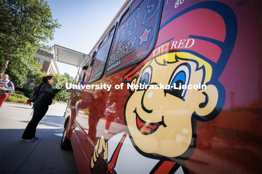 Harper’s Smokehouse Food Truck parked outside Avery Hall offers dining options for students. September 28, 2023. Photo by Craig Chandler / University Communication.