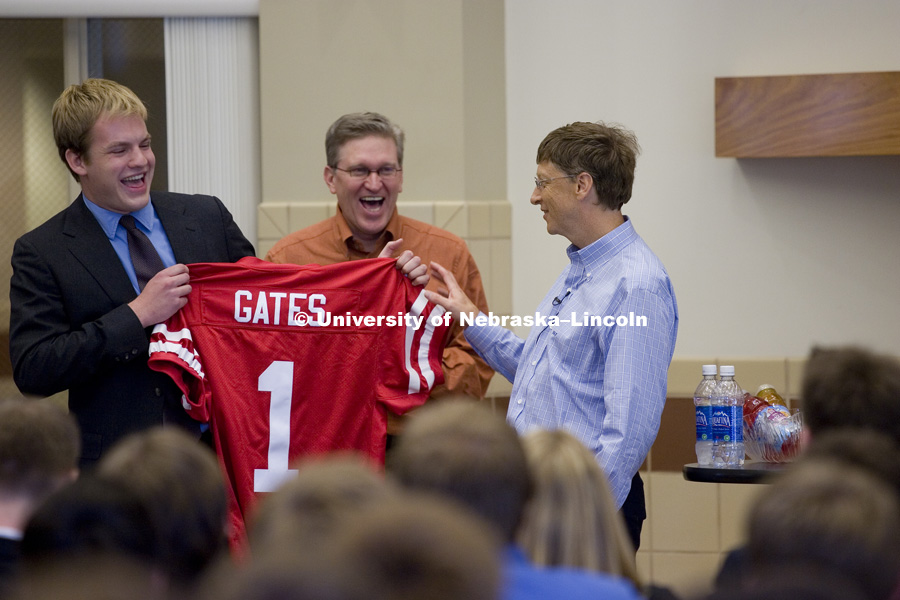 UNL alumnus Warren Buffett talks with Microsoft Corp. founder Bill Gates outside the Lied Center for