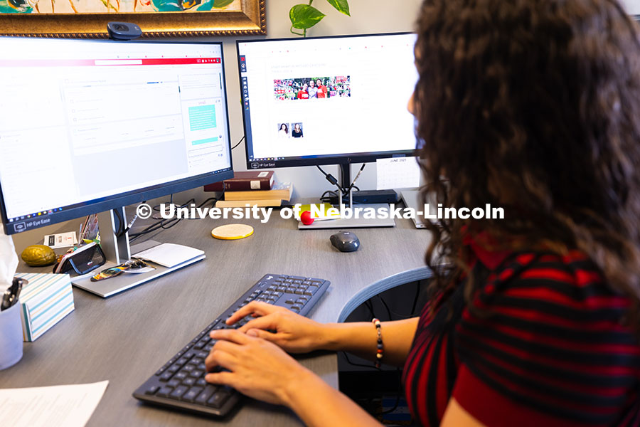250624_Navigators_0836.jpg Stephanie Cerrato-Rodriguez, Academic Navigator for the College of Arts and Sciences, uses a program