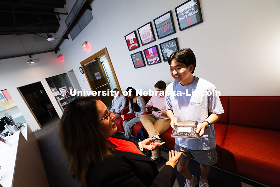 Mari Beck welcomes Jimmy Truong to the Center for Academic Success and Transition. Beck is an academ