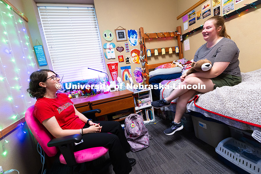 Bianca Iannetta (left), a junior in the Honors Program, talks to Kathryn Koehler, also a junior, in 