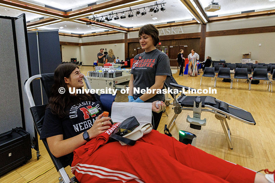 250930_Blood_Drive_249.jpg Elle Klanderman, a senior Sports Media and Communication/Broadcasting major, chats with Shelby from
