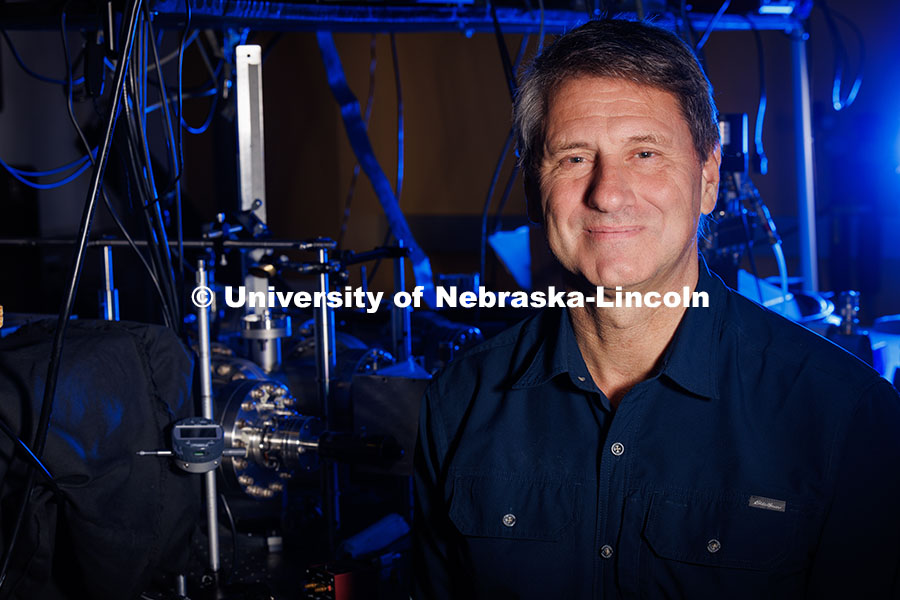 251003_Batelaan_002.jpg Herman Batelaan, Professor of Physics and Astronomy, poses for a portrait inside his lab in Jorgense