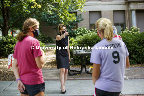 CASNR Dean Tiffany Heng-Moss talks with students during the CASNR Launch. CASNR Launch for new stude