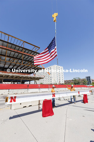 Getting read to raise the final beam into place. Kiewit Hall topping off ceremony. August 31, 2022. 