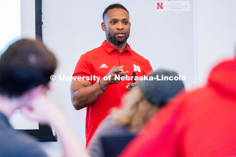 Ahman Green speaks to his Intro to Esports class in Andersen Hall. April 19, 2023. 